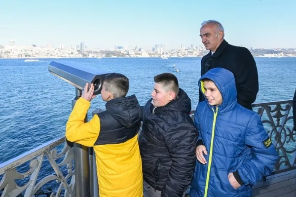 Bakan Ersoy, Türkiye'nin kalbine dokunan o çocuklarla buluştu